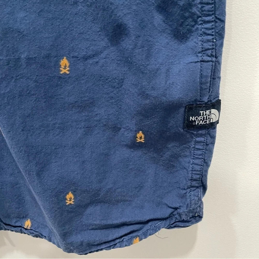 The North Face Short Sleeve Button Down Shirt Blue Men’s Large Bonfire Campfire